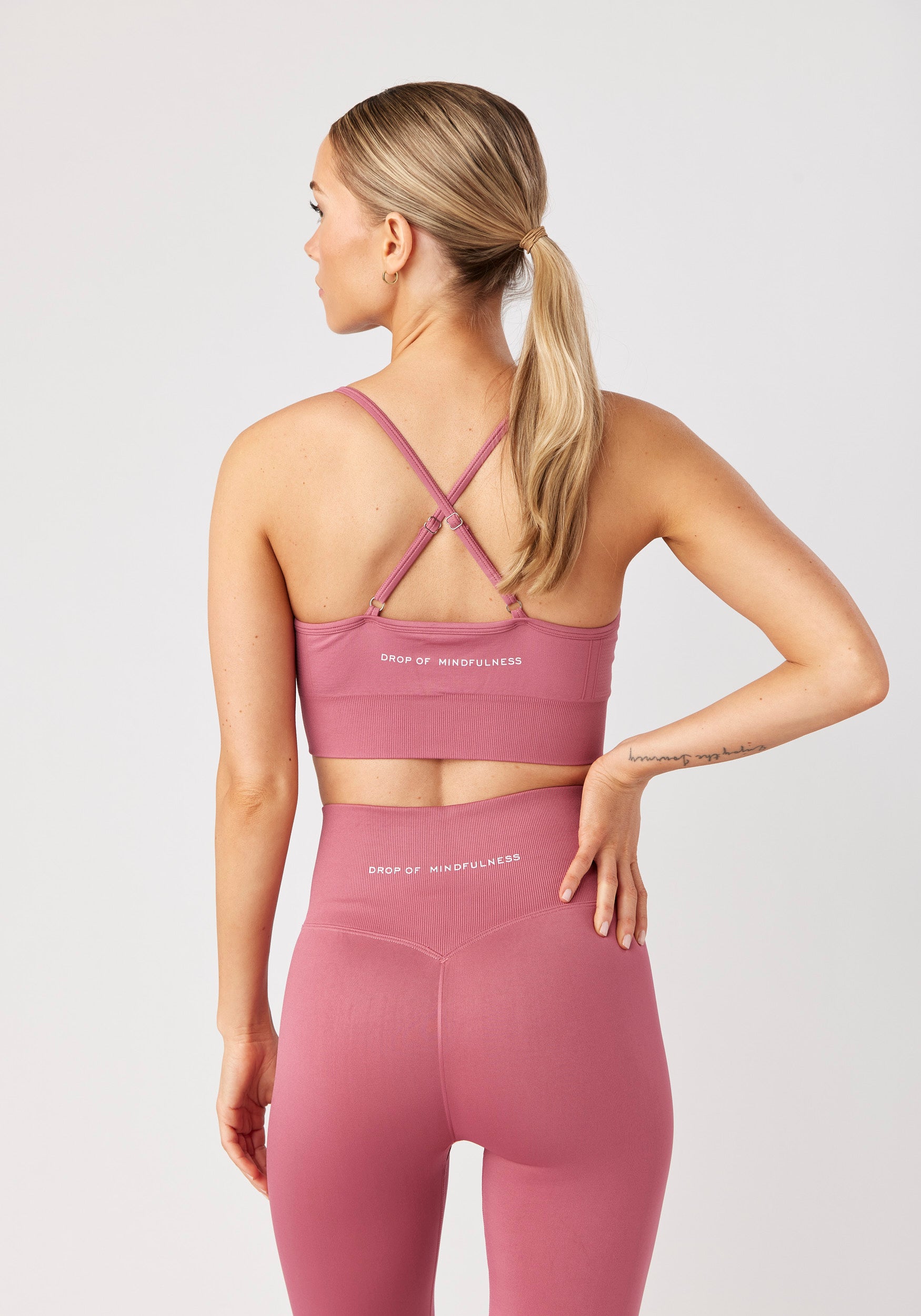Maya Sports Bra Seamless Pink Hibiscus