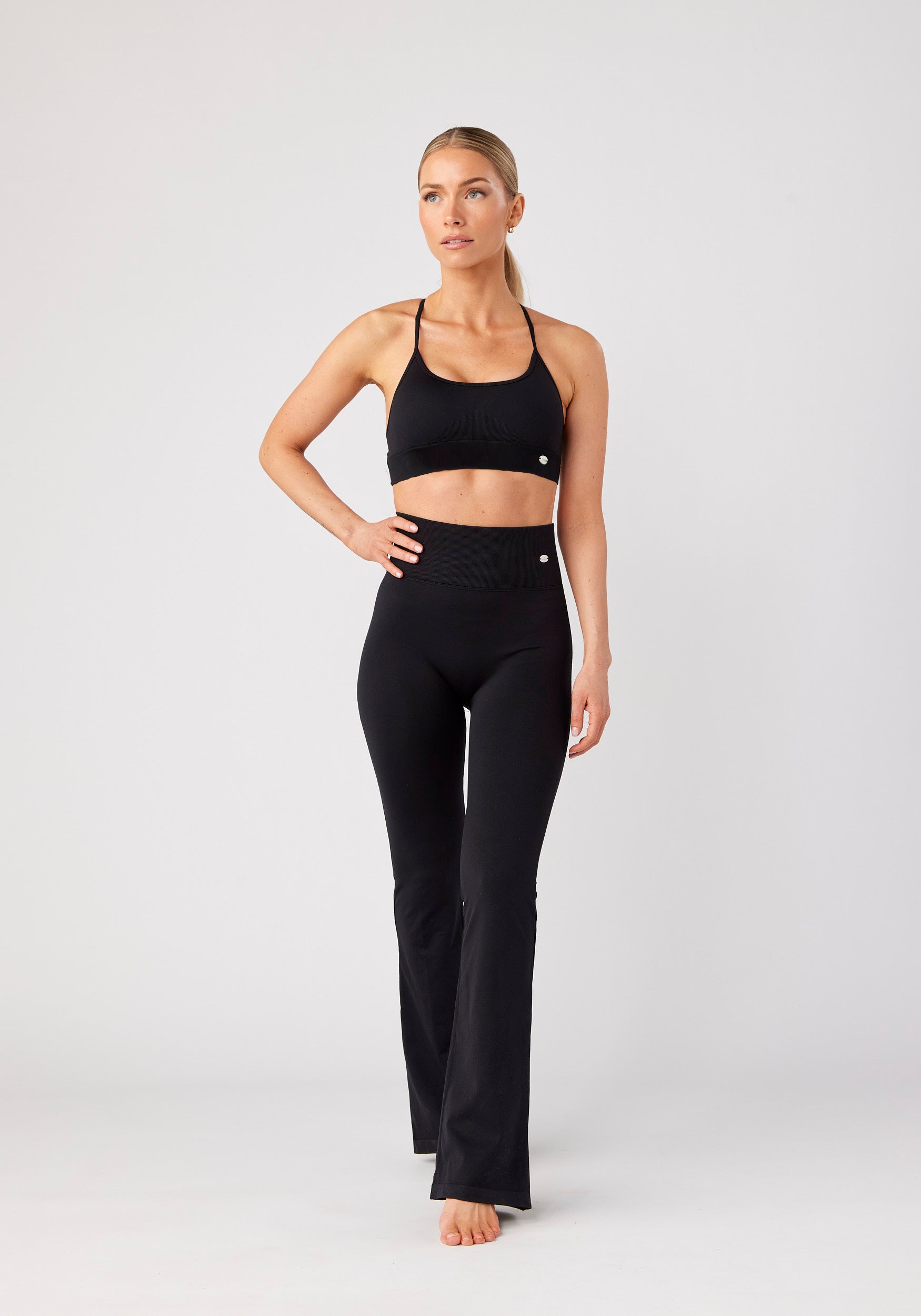 Seamless Cross Back Sports Bra Black