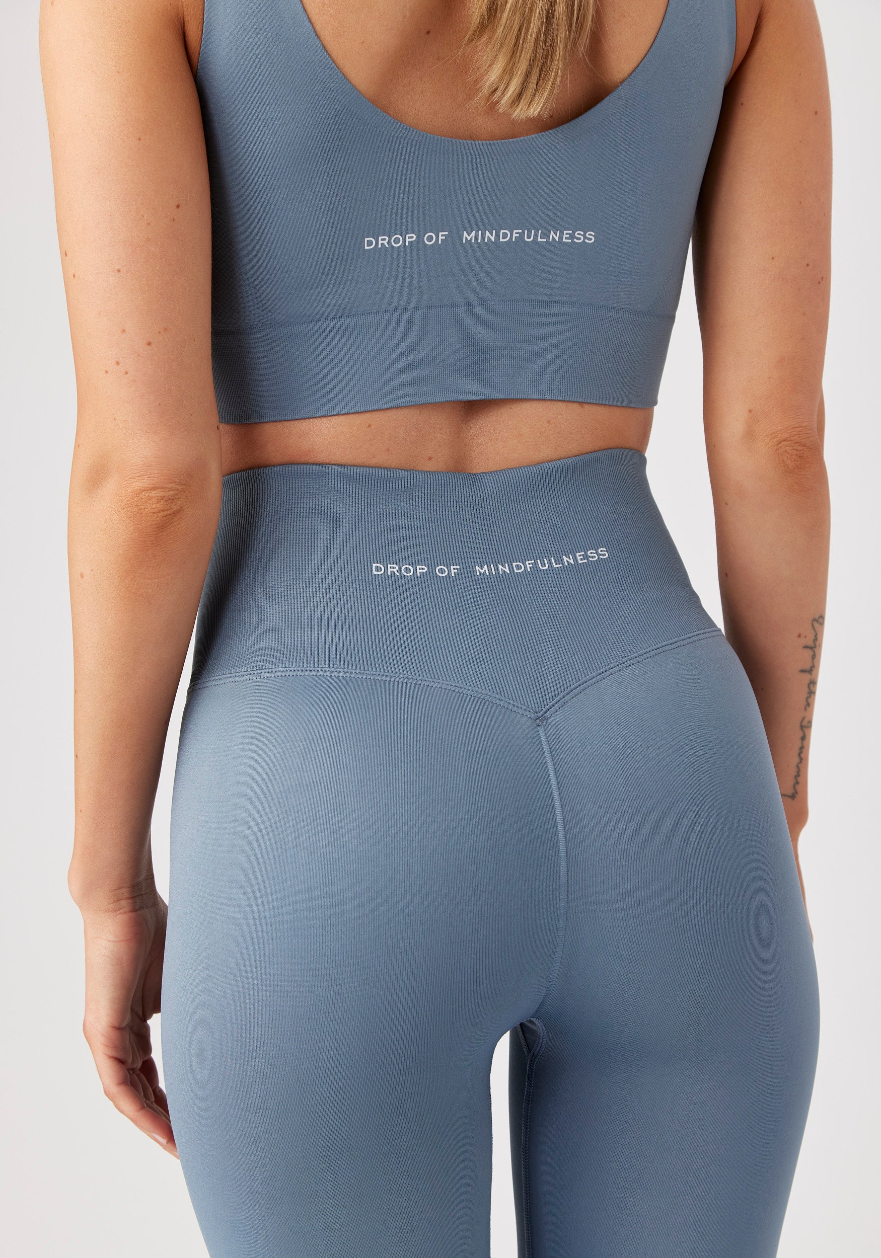 Sesh Tights Seamless Midtone Blue