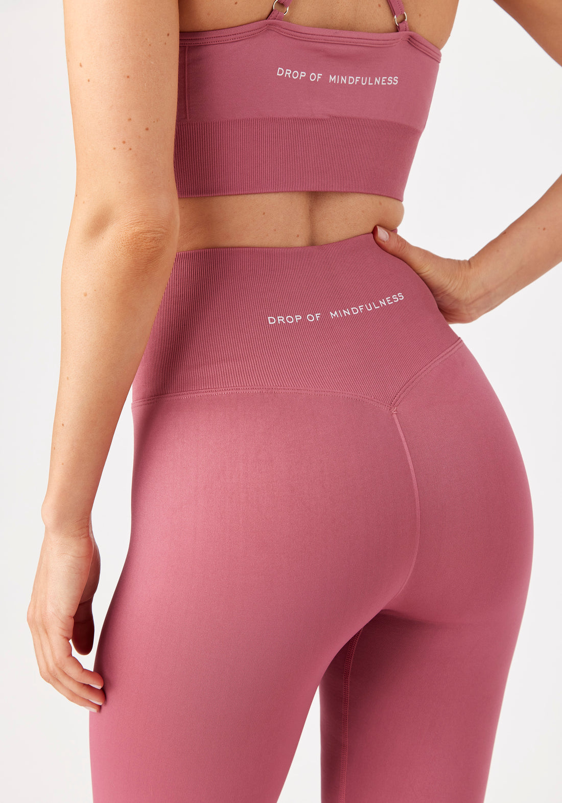 Sesh Tights Seamless Pink Hibiscus