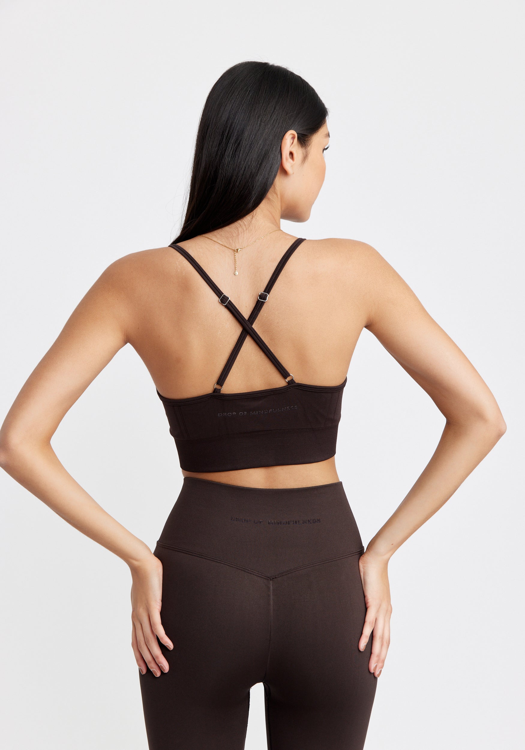 Signature Seamless Sports Bra Dark Brown