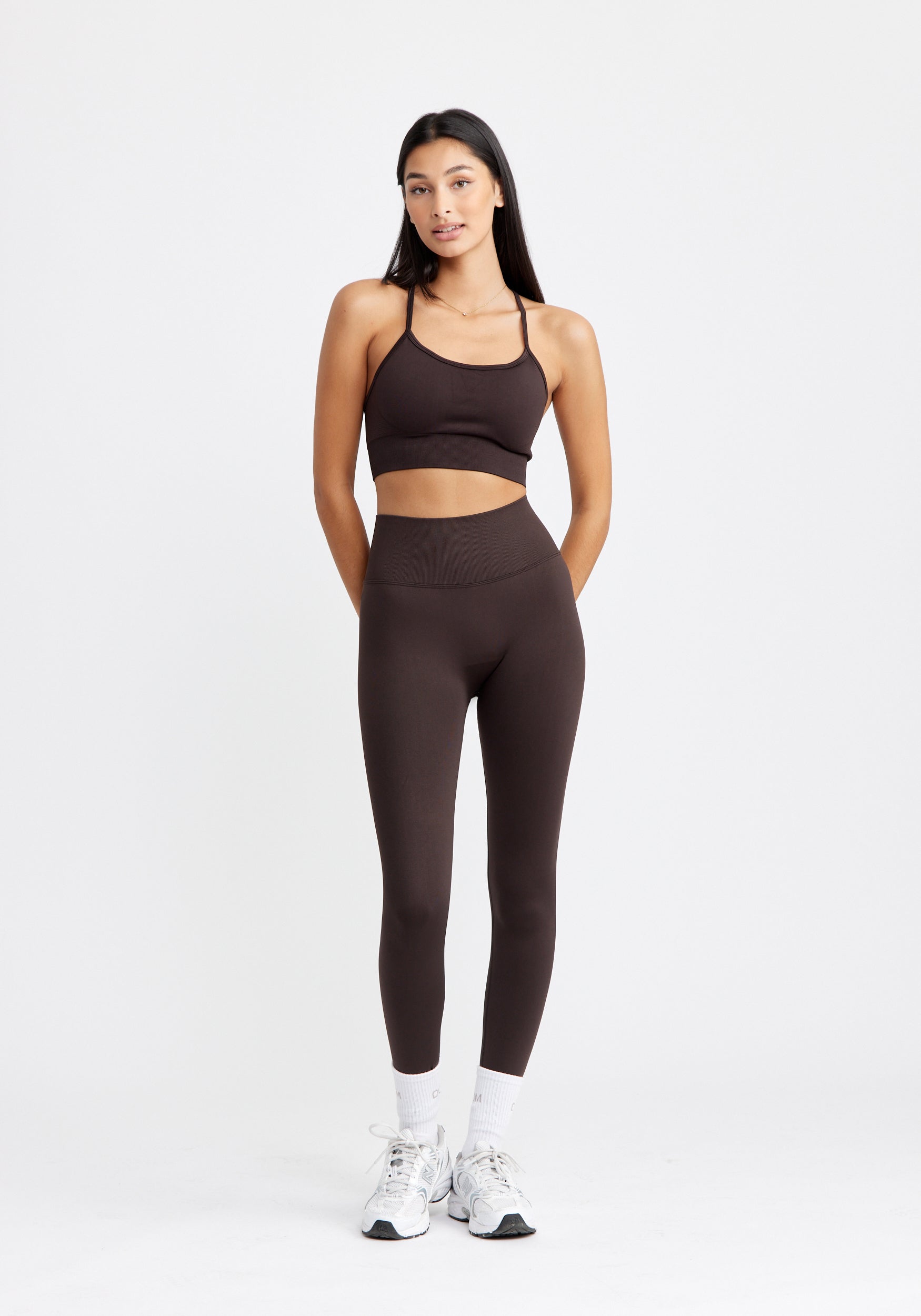 Signature Seamless Sports Bra Dark Brown