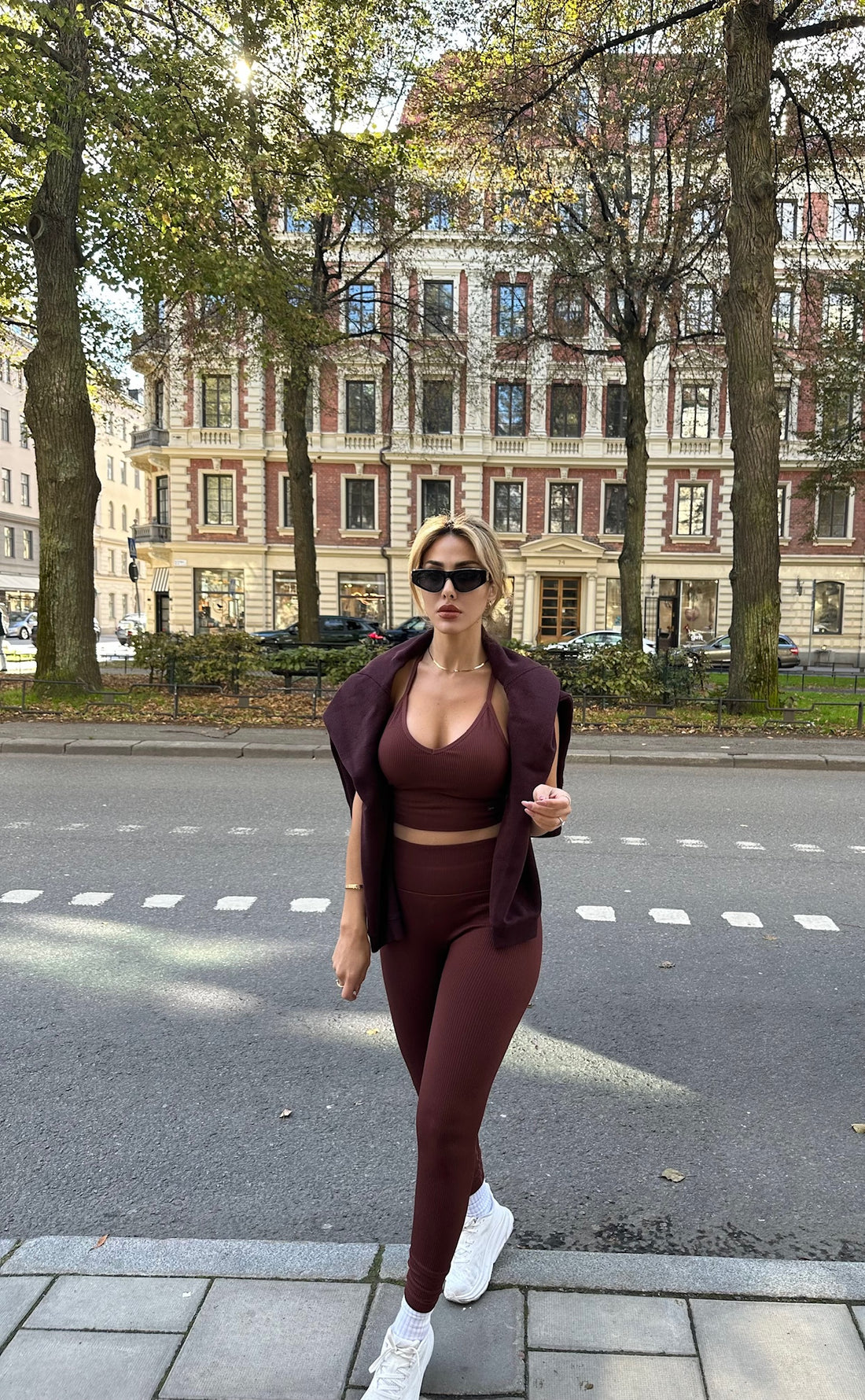 Ribbed Seamless V Sports Bra Rum Raisin