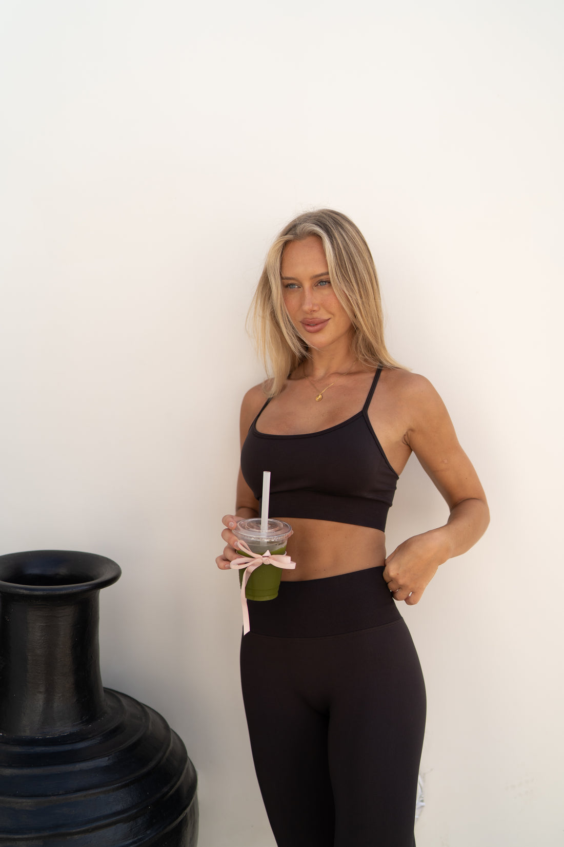 Signature Seamless Sports Bra Dark Brown