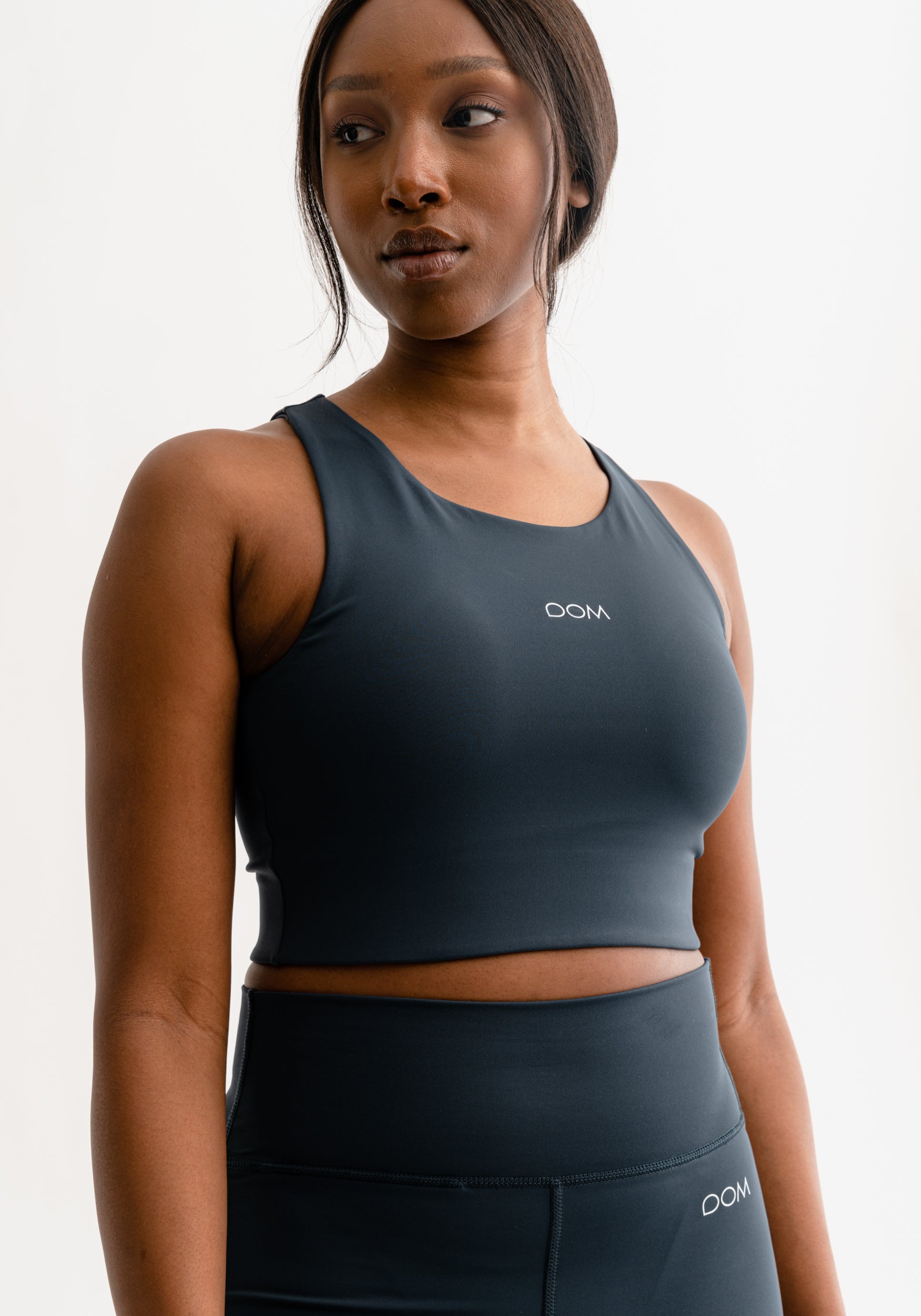 mid length sports bra