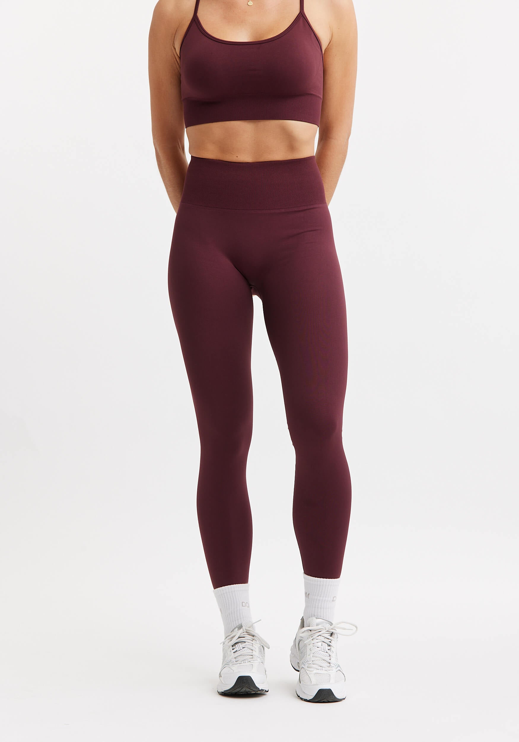 Signature Seamless Tights Cherry Lacquer