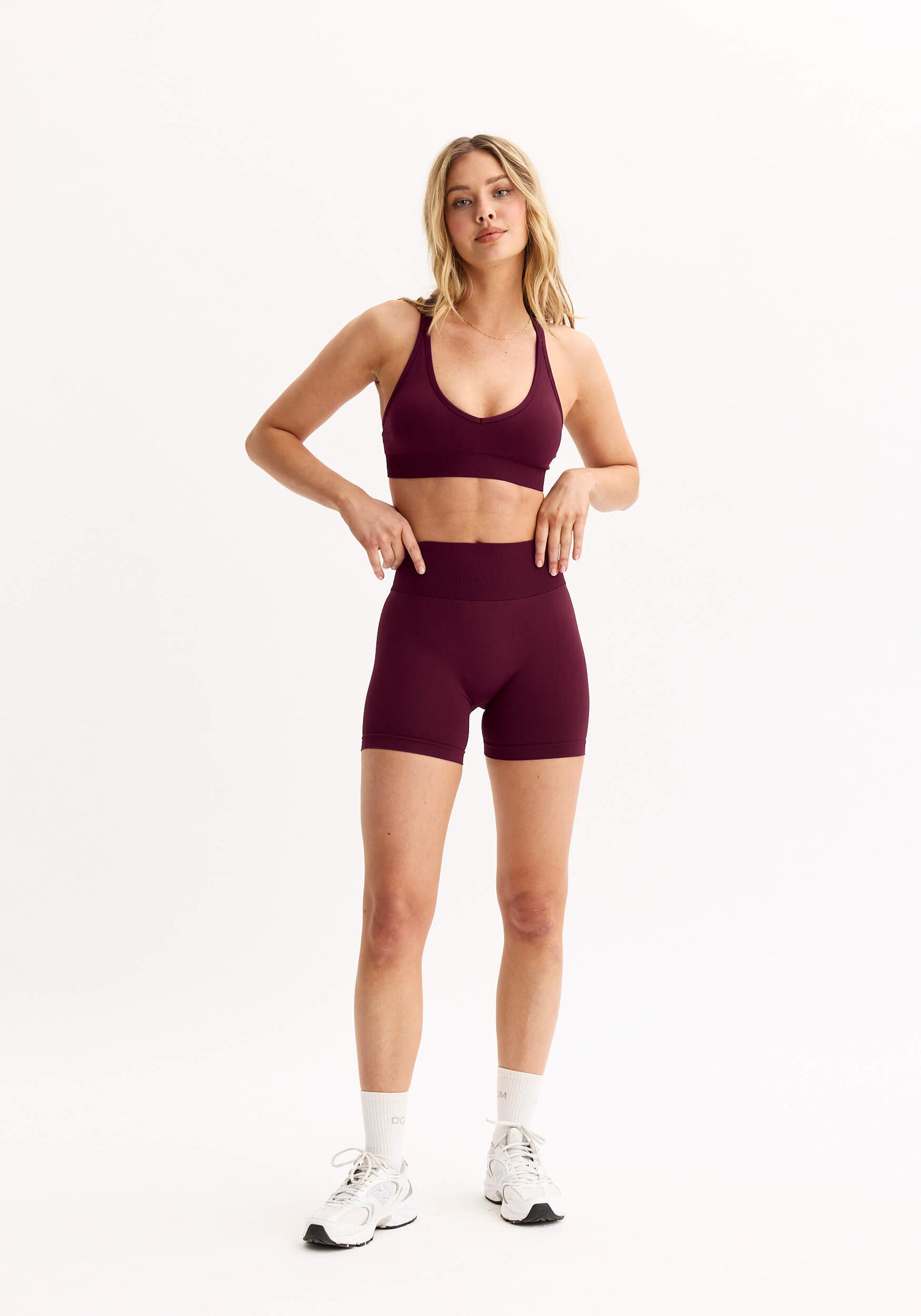 Signature Seamless V Shape Sports Bra Cherry Lacquer