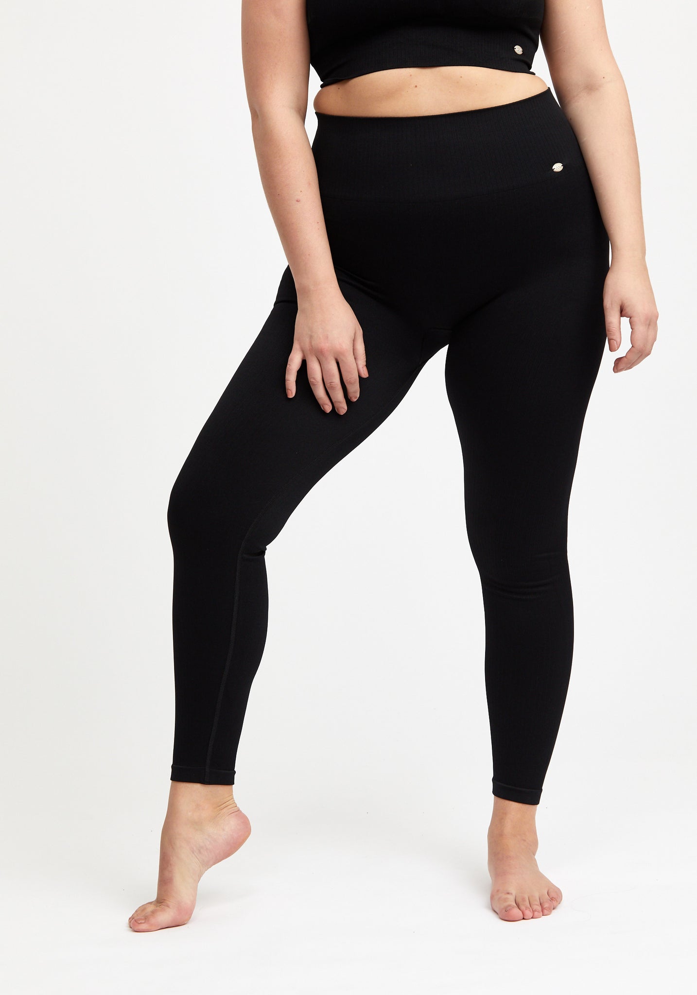Leggins i färgen svart från DOM